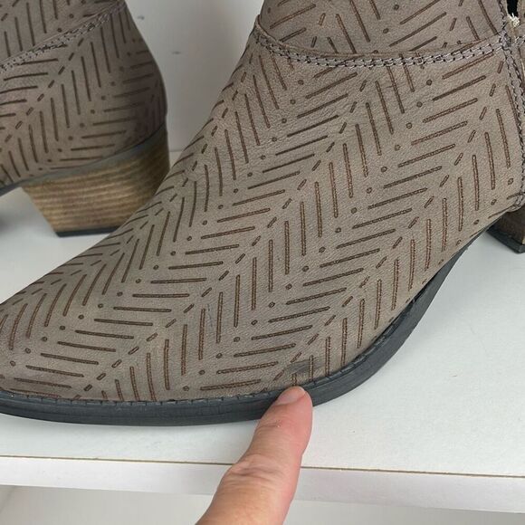 Leather Embossed Ankle Boots 11 - Picture 8 of 10